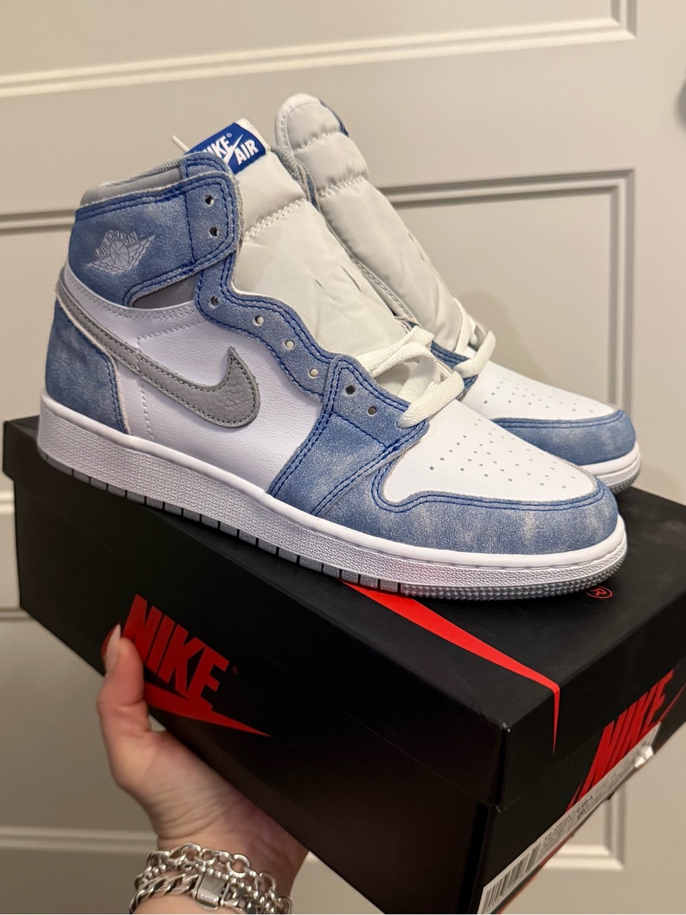 Jordan 1 Retro High OG White Light Blue Grey Sneakers